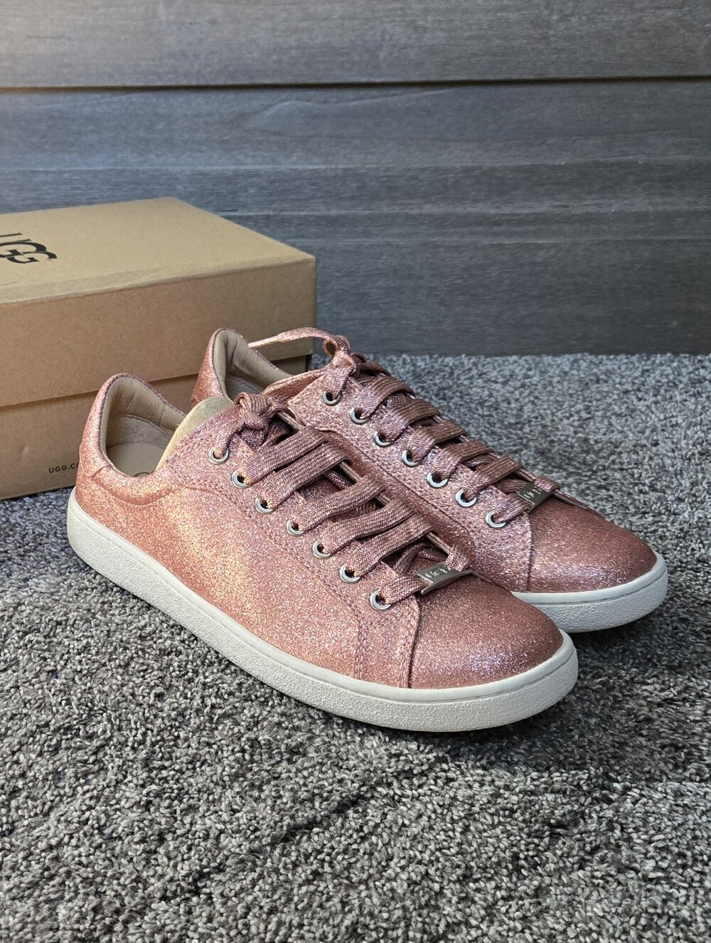 UGG Milo Glitter Trainer Pink Low-Top Sneakers NEW size 8.5
